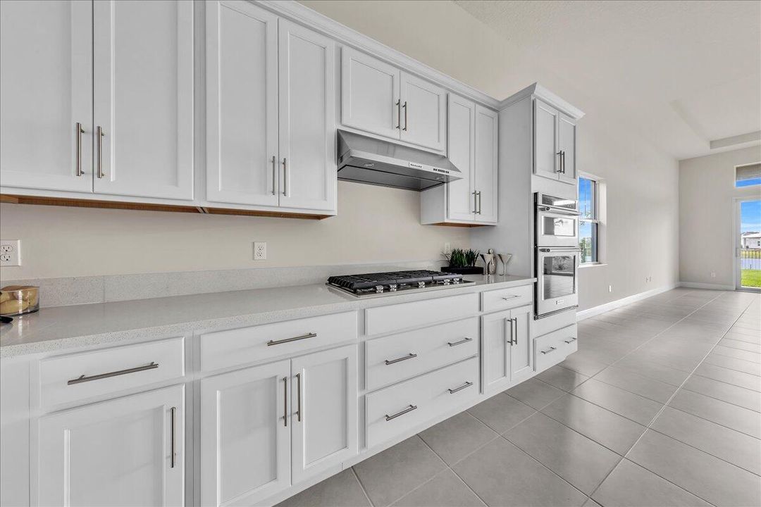 For Sale: $825,000 (3 beds, 2 baths, 1937 Square Feet)