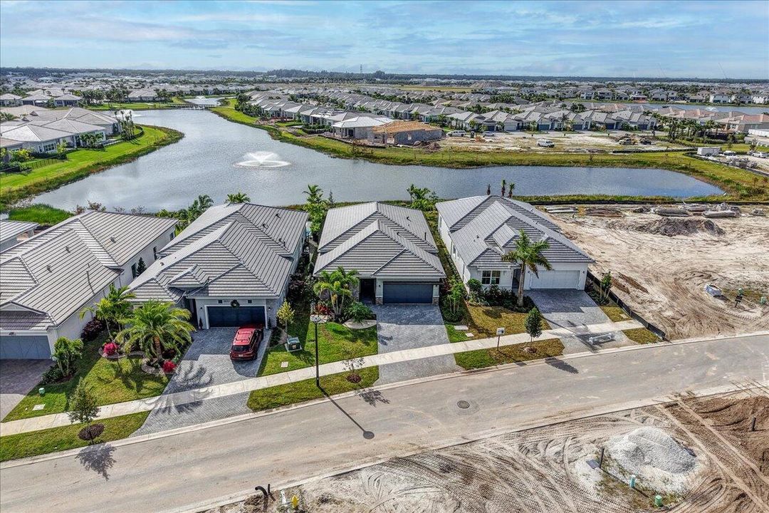 For Sale: $825,000 (3 beds, 2 baths, 1937 Square Feet)