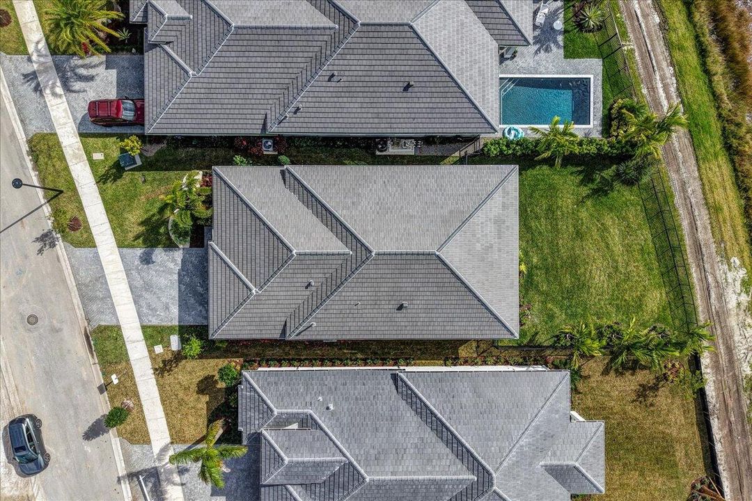 For Sale: $825,000 (3 beds, 2 baths, 1937 Square Feet)