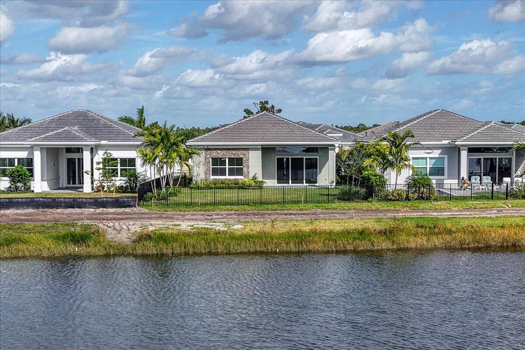 For Sale: $825,000 (3 beds, 2 baths, 1937 Square Feet)