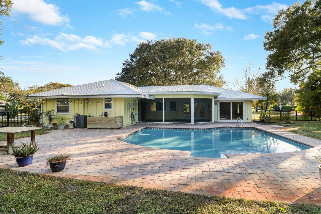 En Venta: $999,900 (3 camas, 2 baños, 1918 Pies cuadrados)