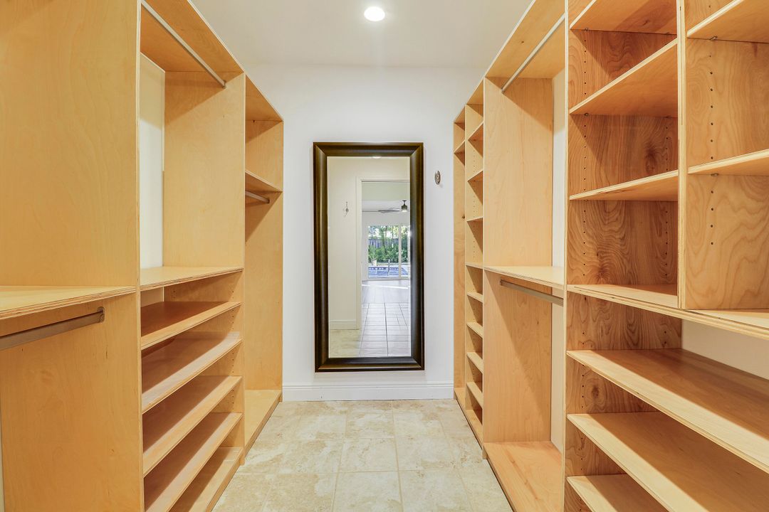 En Venta: $999,900 (3 camas, 2 baños, 1918 Pies cuadrados)