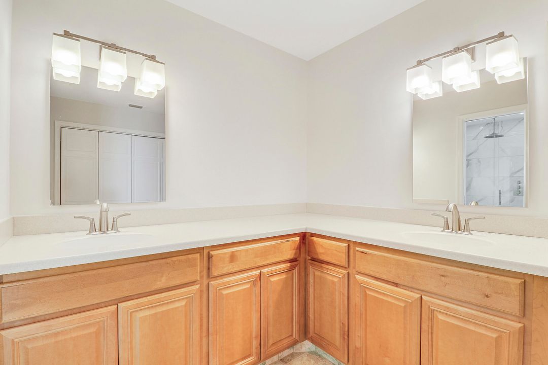 En Venta: $999,900 (3 camas, 2 baños, 1918 Pies cuadrados)