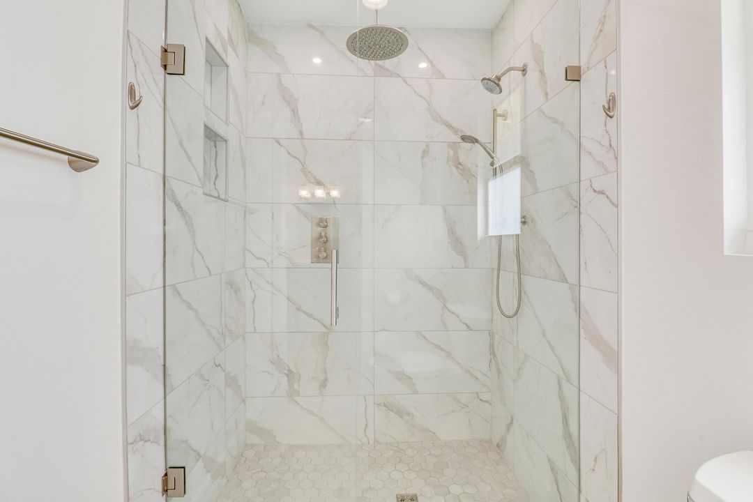 En Venta: $999,900 (3 camas, 2 baños, 1918 Pies cuadrados)