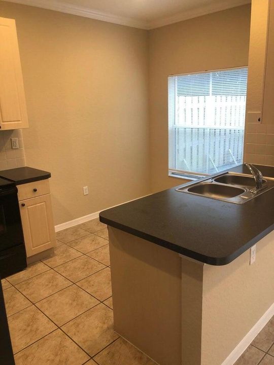 For Rent: $2,600 (2 beds, 2 baths, 1423 Square Feet)