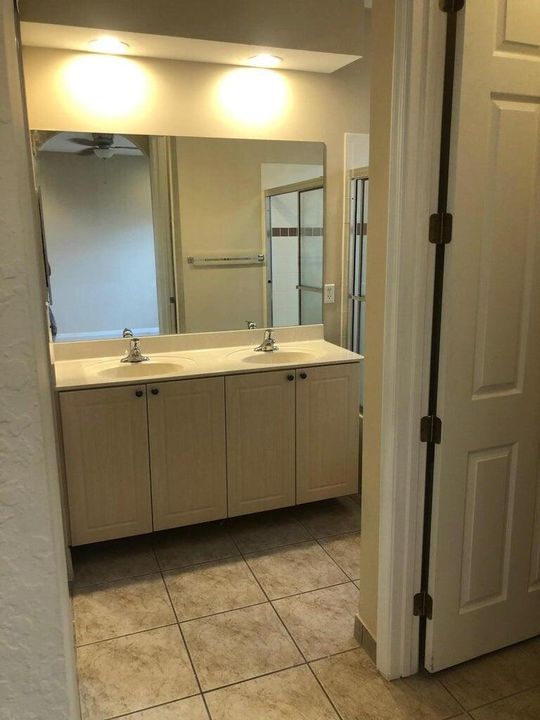 For Rent: $2,600 (2 beds, 2 baths, 1423 Square Feet)