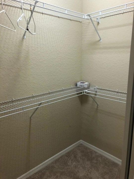 For Rent: $2,600 (2 beds, 2 baths, 1423 Square Feet)