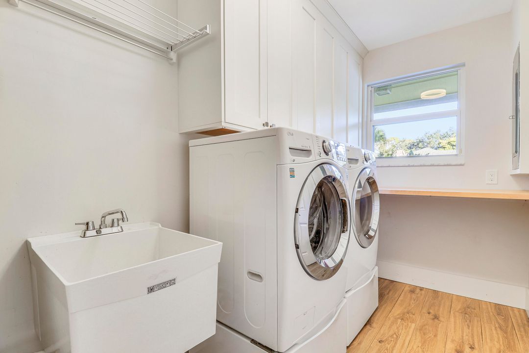 En Venta: $999,900 (3 camas, 2 baños, 1918 Pies cuadrados)