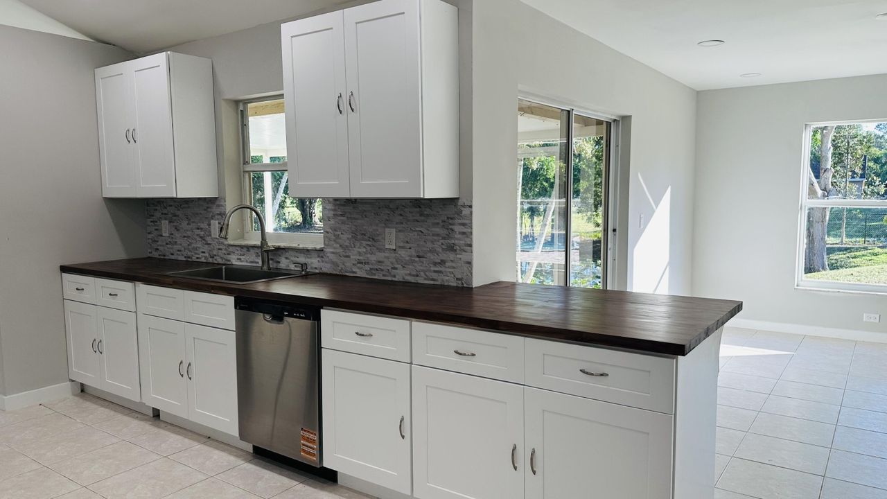 В аренду: $3,600 (3 спален, 2 ванн, 1449 Квадратных фут)