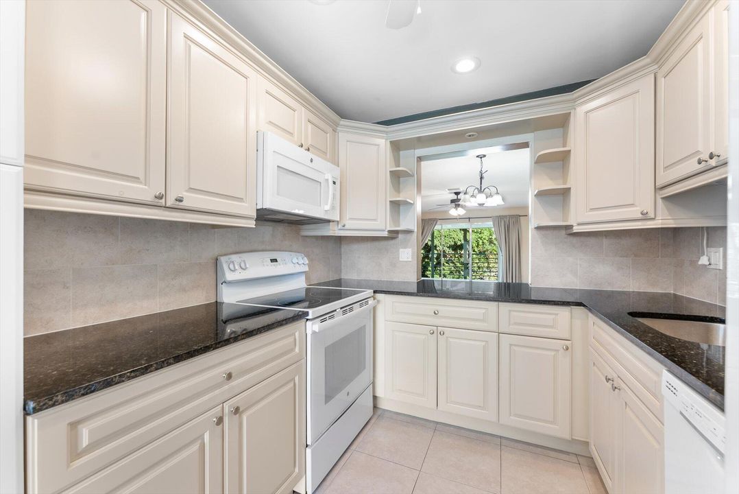 En Venta: $156,500 (2 camas, 2 baños, 1050 Pies cuadrados)