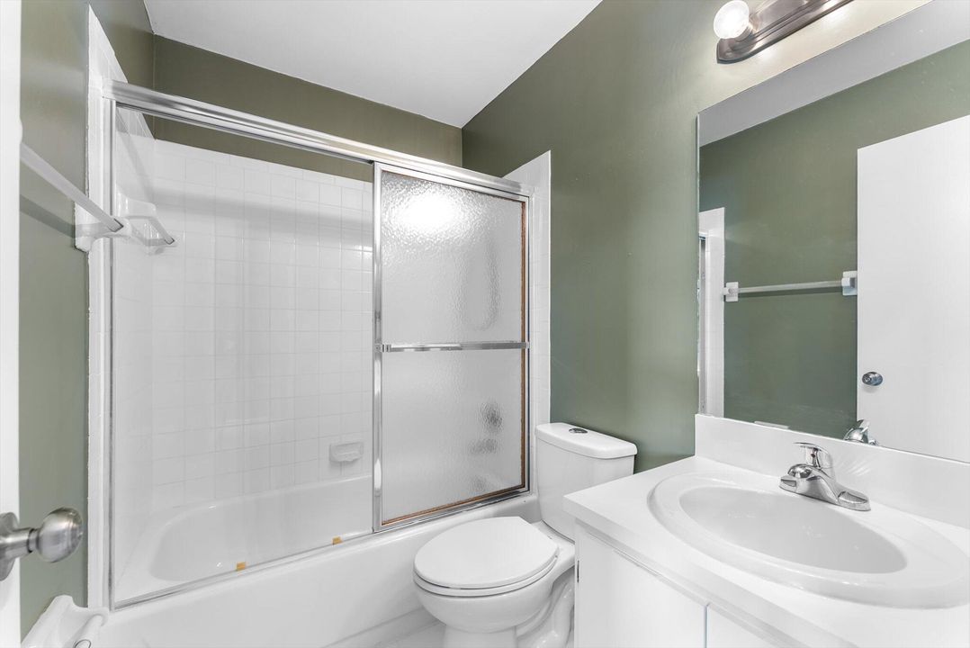 En Venta: $156,500 (2 camas, 2 baños, 1050 Pies cuadrados)