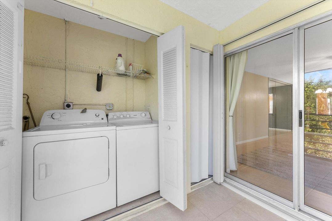 En Venta: $156,500 (2 camas, 2 baños, 1050 Pies cuadrados)