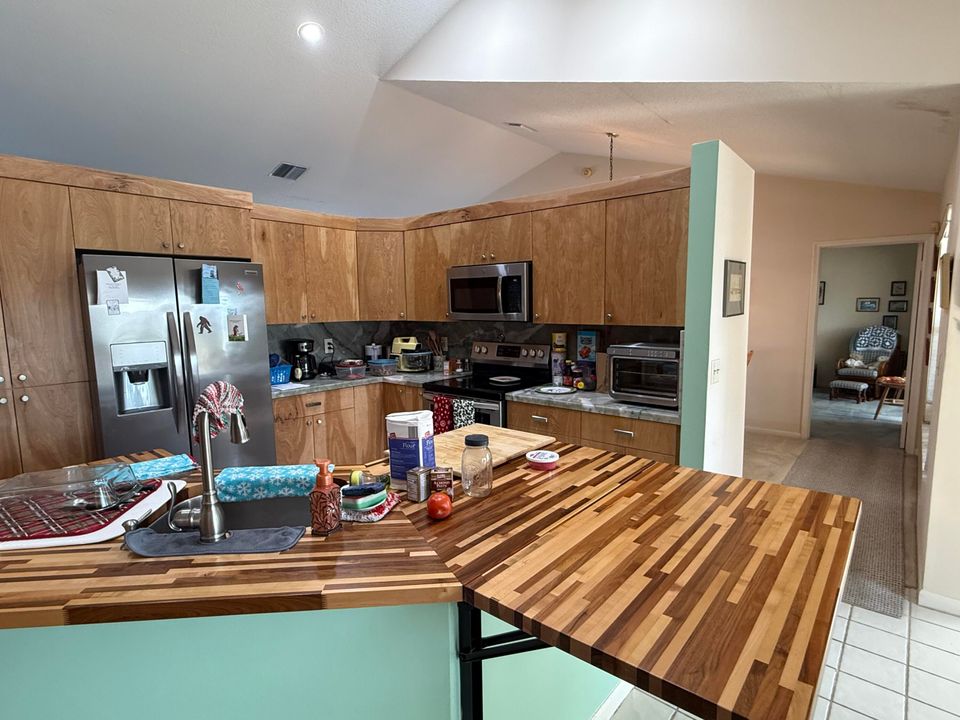 For Sale: $679,000 (4 beds, 2 baths, 2142 Square Feet)