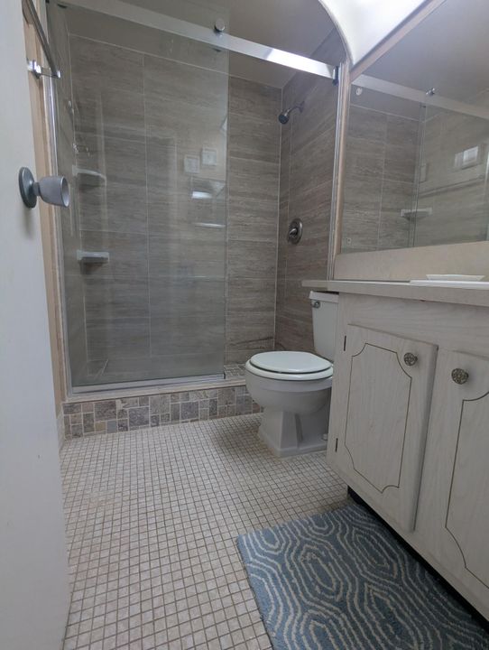 待售: $145,000 (2 贝兹, 1 浴室, 819 平方英尺)