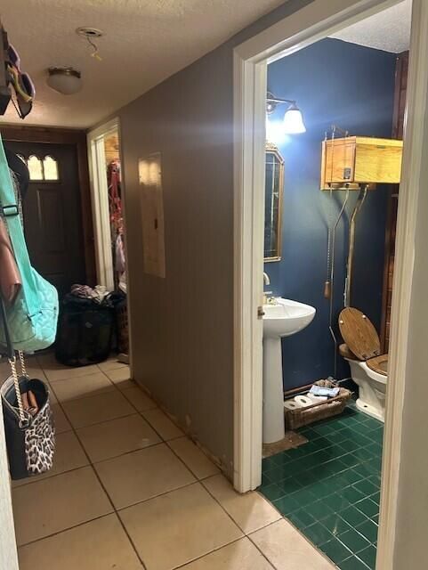 На продажу: $315,000 (4 спален, 2 ванн, 2564 Квадратных фут)