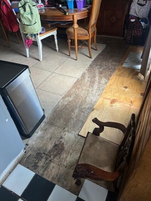 На продажу: $315,000 (4 спален, 2 ванн, 2564 Квадратных фут)