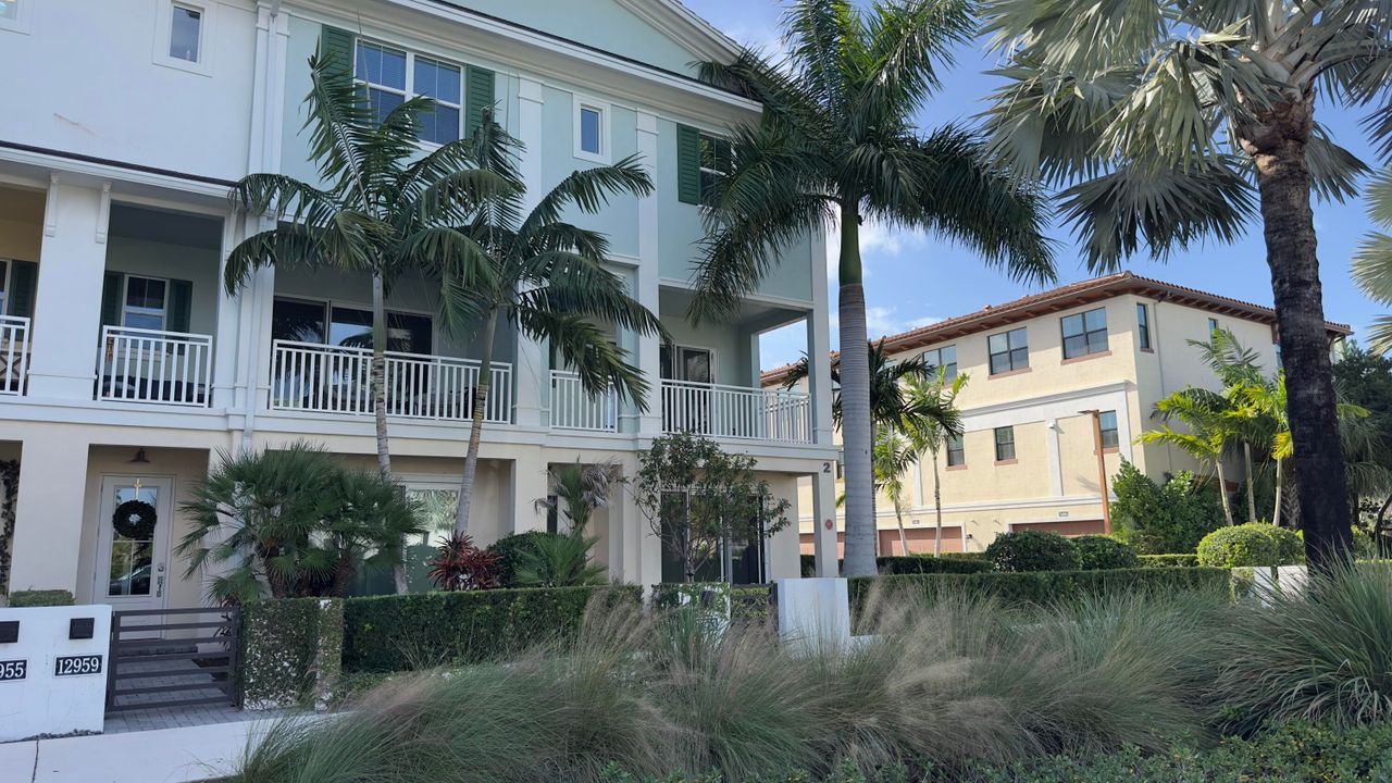 В аренду: $5,195 (3 спален, 3 ванн, 2252 Квадратных фут)