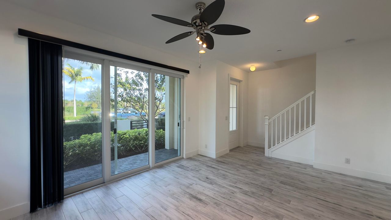 В аренду: $5,195 (3 спален, 3 ванн, 2252 Квадратных фут)