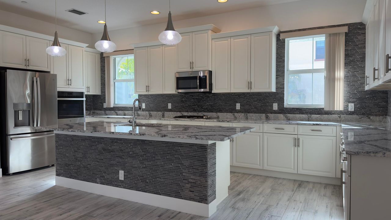 В аренду: $5,195 (3 спален, 3 ванн, 2252 Квадратных фут)