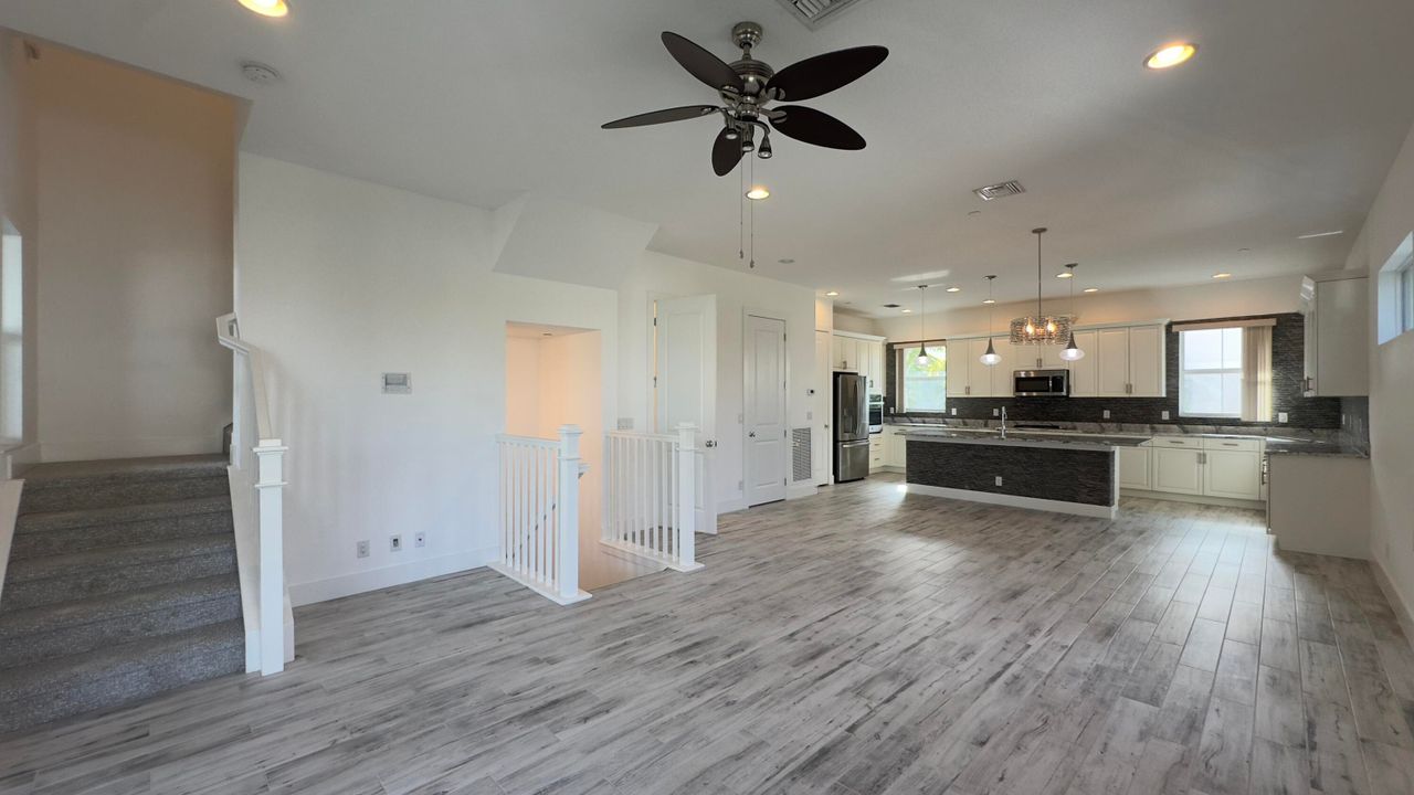 В аренду: $5,195 (3 спален, 3 ванн, 2252 Квадратных фут)