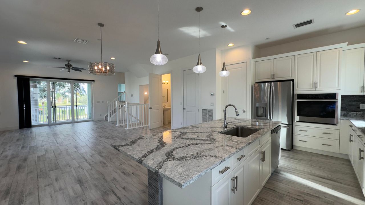 В аренду: $5,195 (3 спален, 3 ванн, 2252 Квадратных фут)