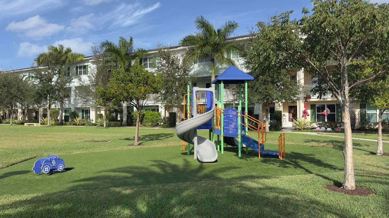 В аренду: $5,195 (3 спален, 3 ванн, 2252 Квадратных фут)