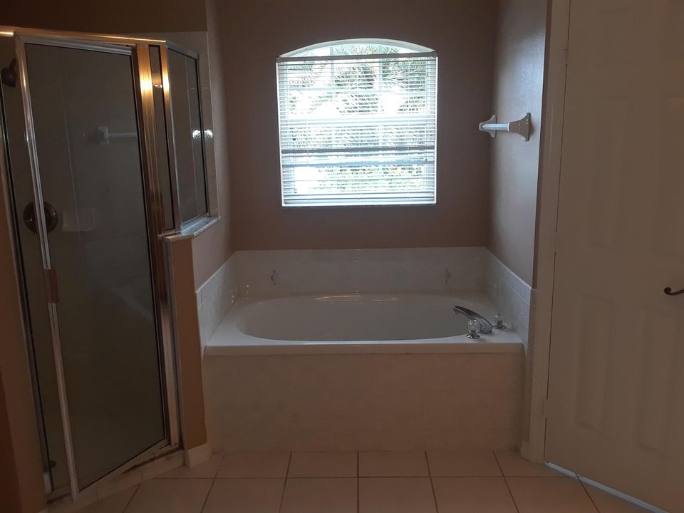 For Rent: $3,000 (3 beds, 2 baths, 1780 Square Feet)