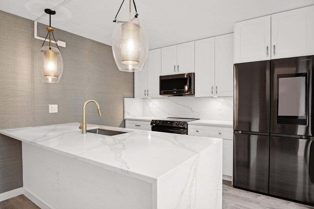 For Rent: $2,600 (2 beds, 2 baths, 1236 Square Feet)