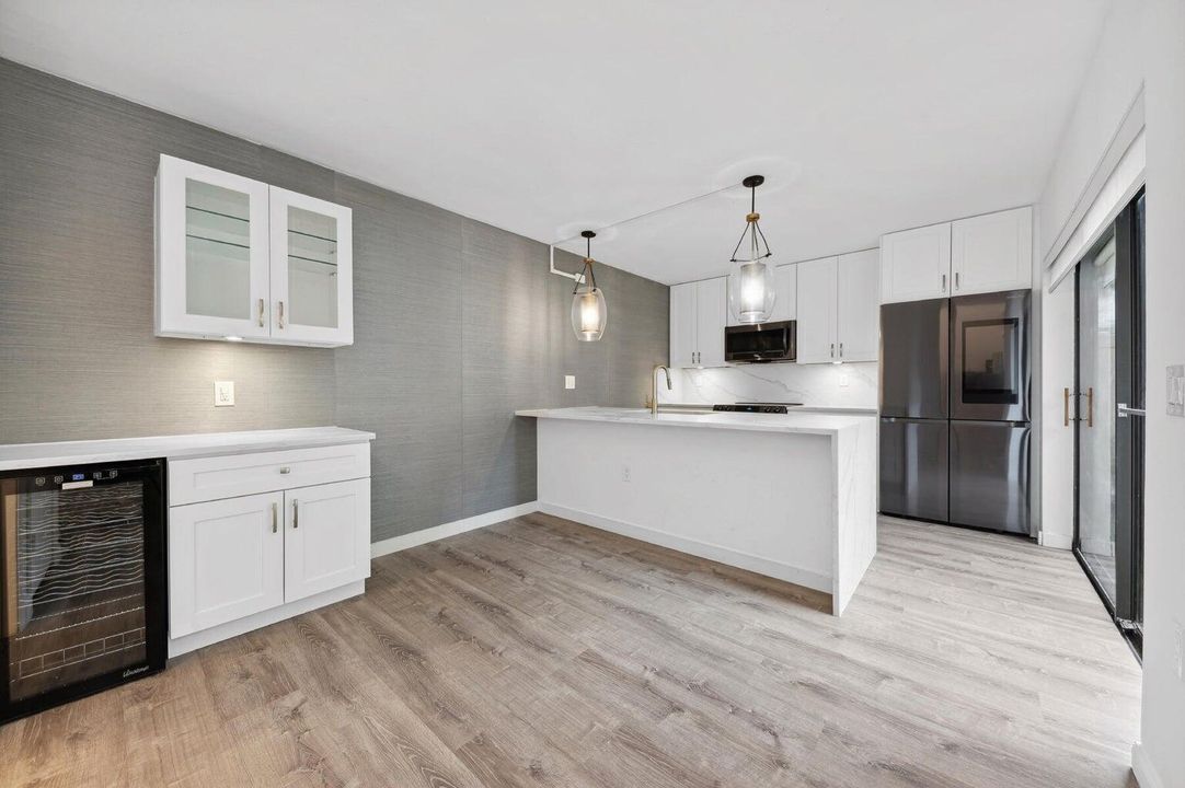 For Rent: $2,600 (2 beds, 2 baths, 1236 Square Feet)