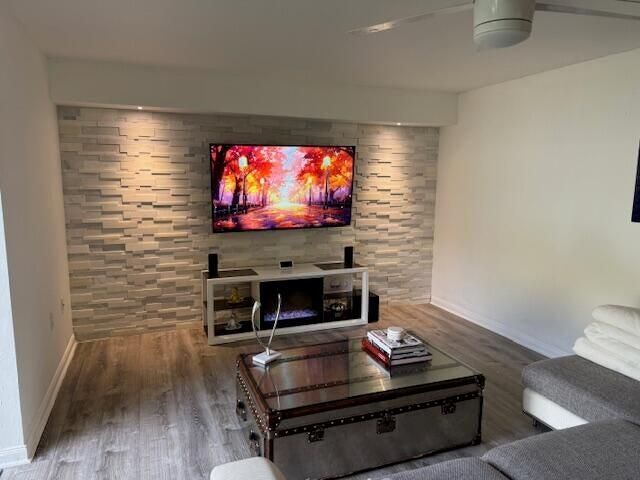 For Rent: $2,600 (2 beds, 2 baths, 1236 Square Feet)