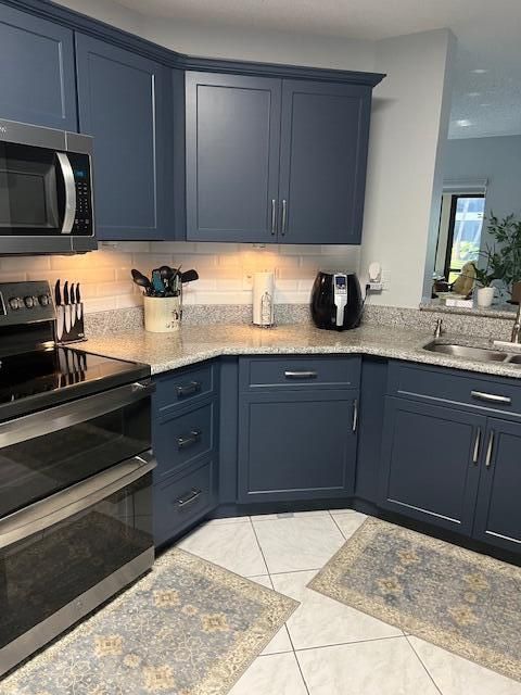 На продажу: $189,900 (2 спален, 2 ванн, 1231 Квадратных фут)