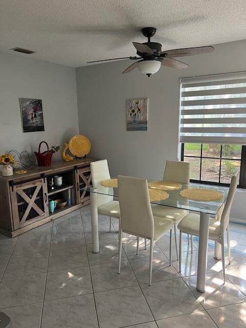 На продажу: $189,900 (2 спален, 2 ванн, 1231 Квадратных фут)