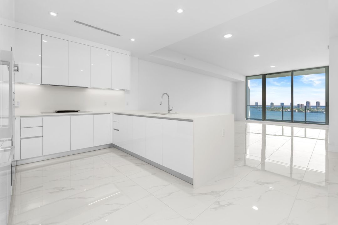 待售: $1,950,000 (2 贝兹, 2 浴室, 1780 平方英尺)