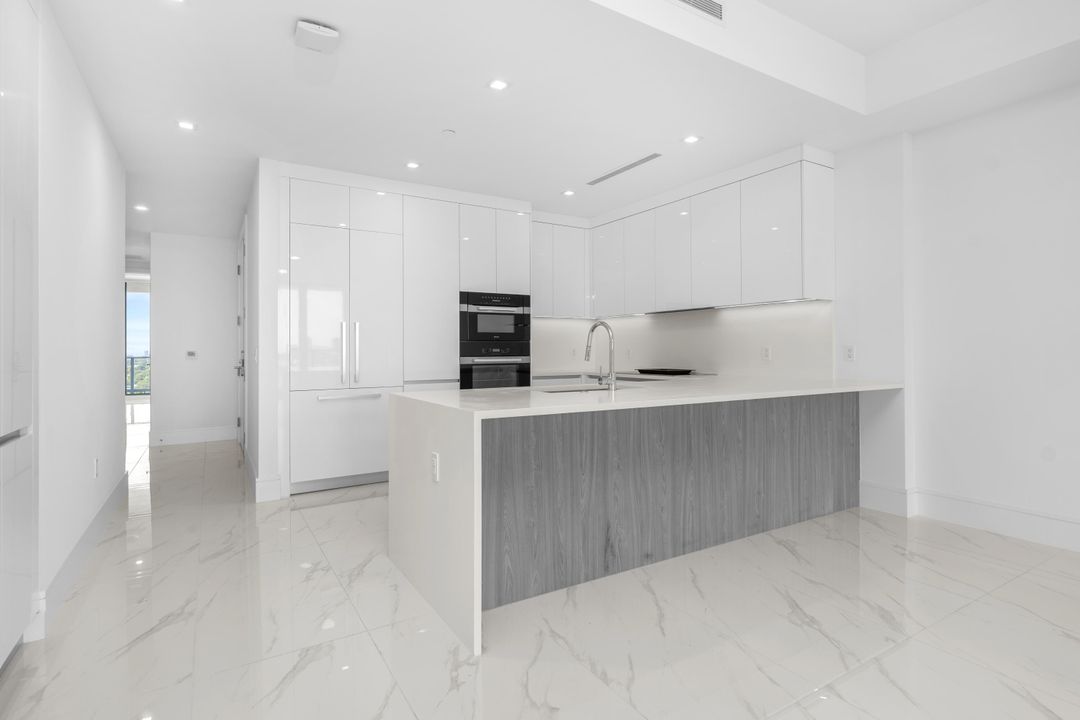 待售: $1,950,000 (2 贝兹, 2 浴室, 1780 平方英尺)