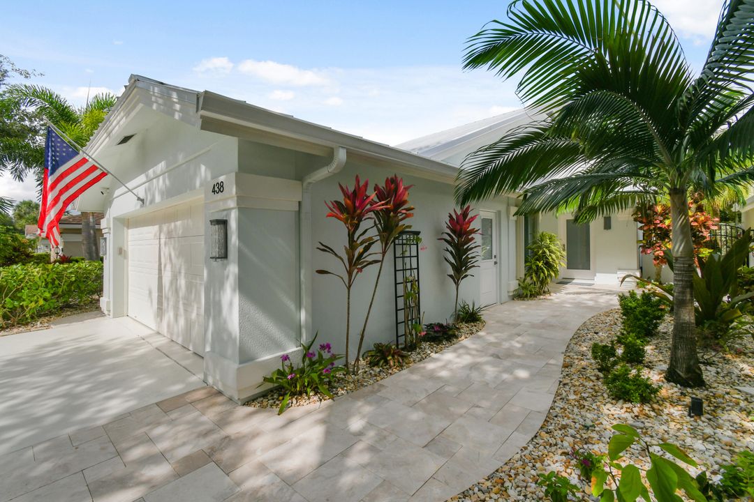 For Sale: $1,295,000 (3 beds, 2 baths, 1889 Square Feet)