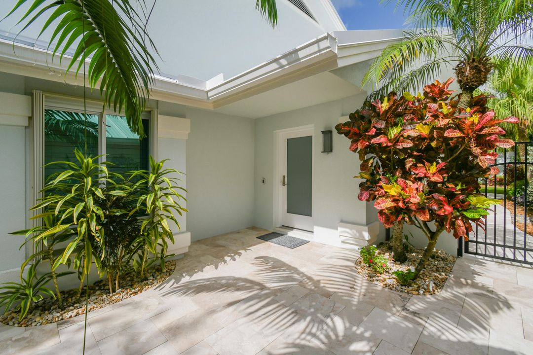 For Sale: $1,295,000 (3 beds, 2 baths, 1889 Square Feet)