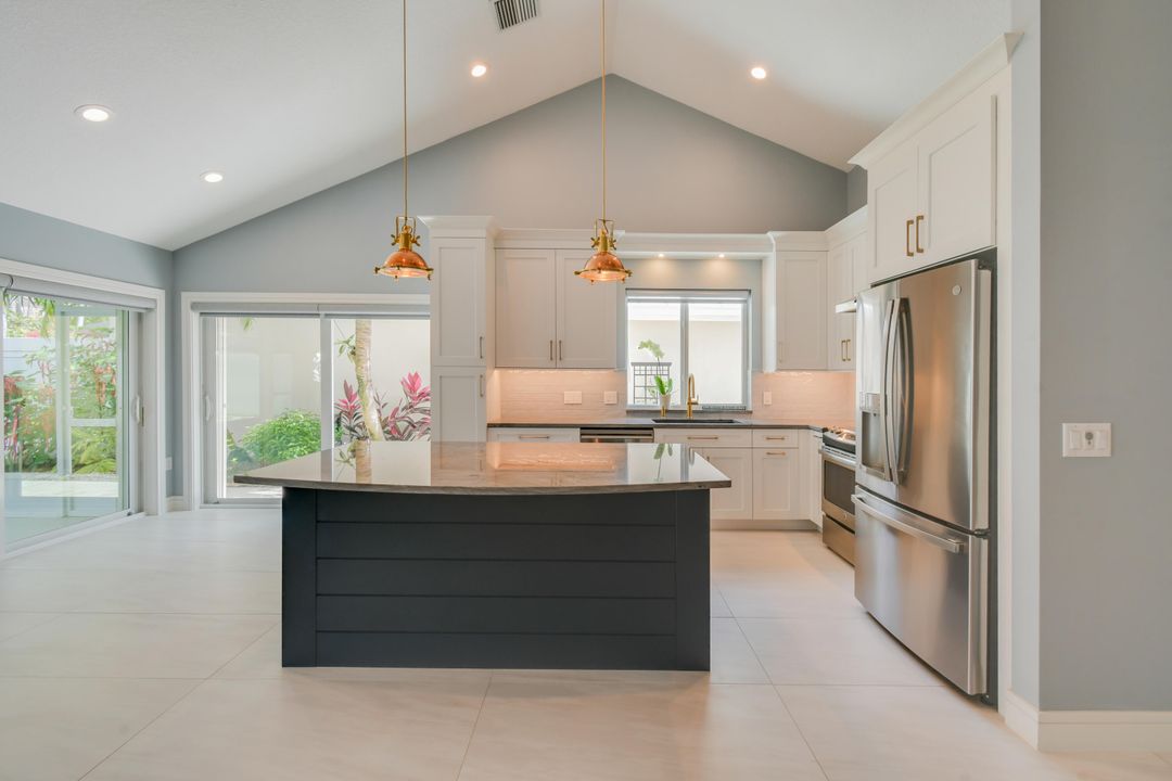 For Sale: $1,295,000 (3 beds, 2 baths, 1889 Square Feet)