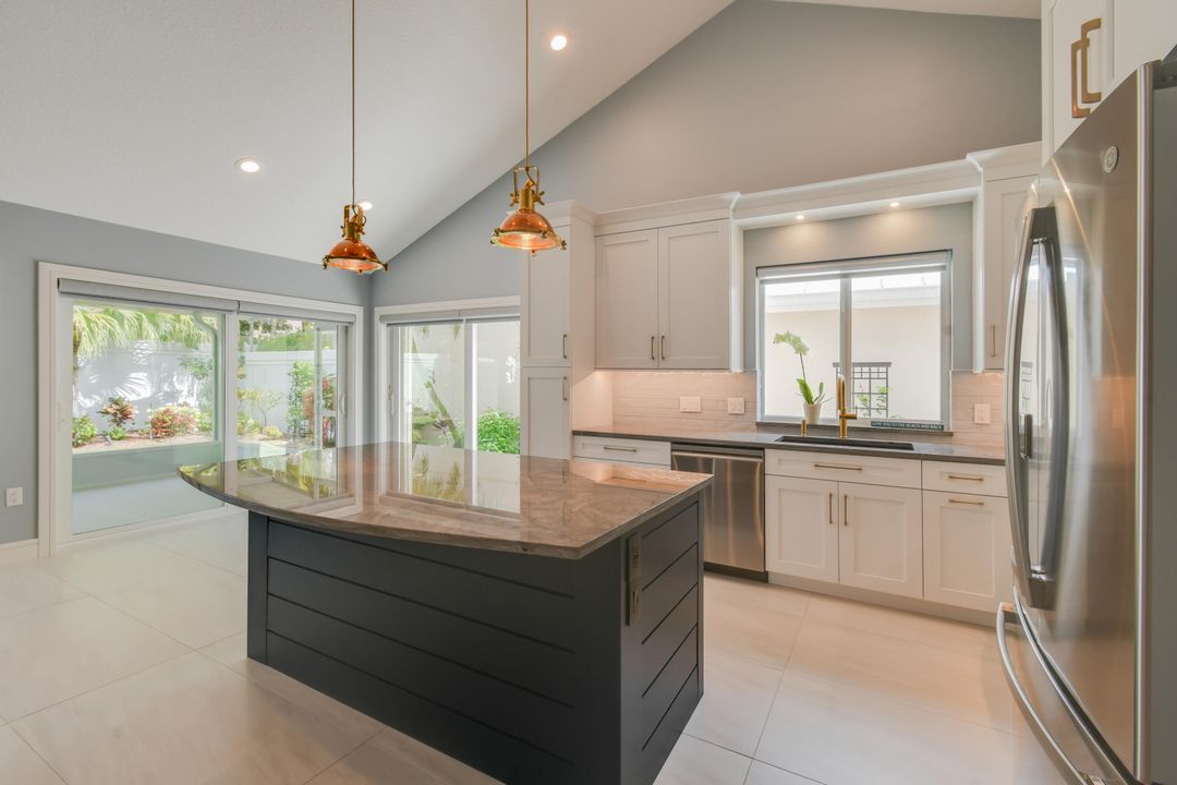 For Sale: $1,295,000 (3 beds, 2 baths, 1889 Square Feet)