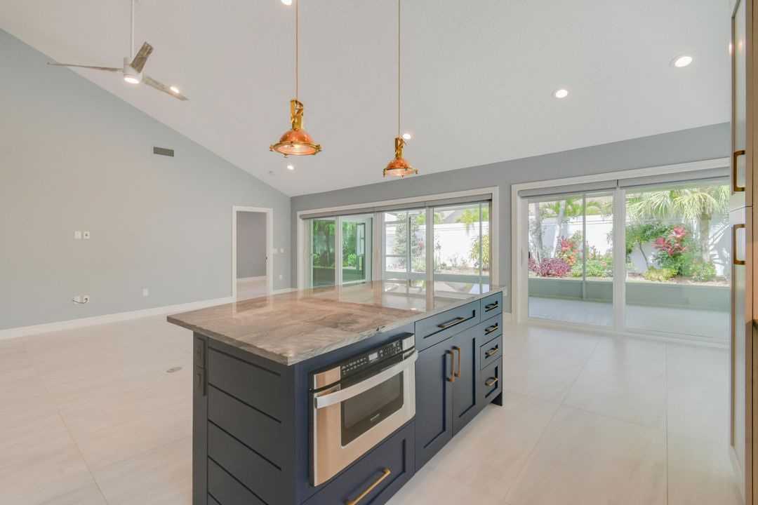For Sale: $1,295,000 (3 beds, 2 baths, 1889 Square Feet)