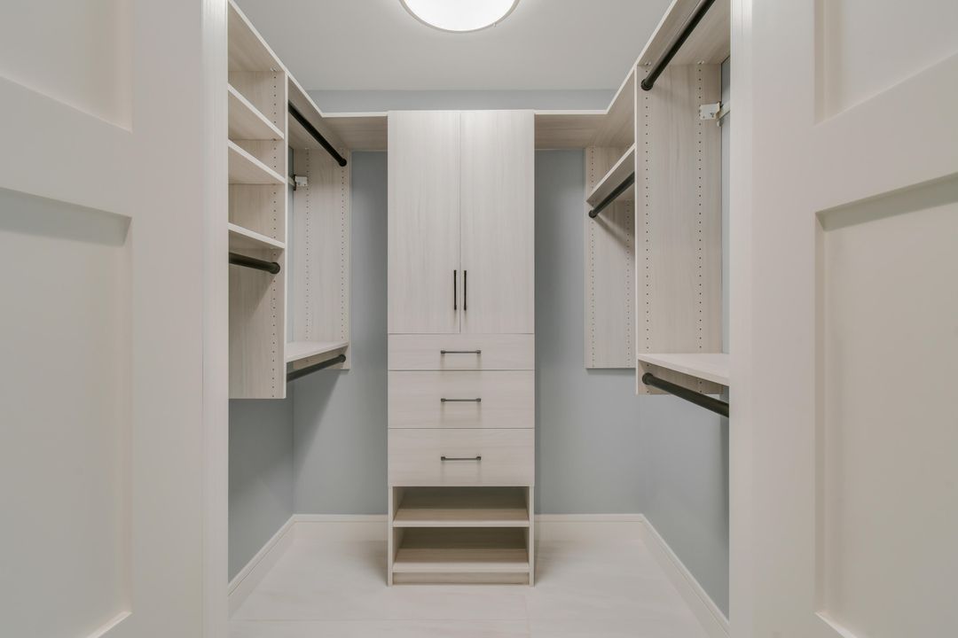 For Sale: $1,295,000 (3 beds, 2 baths, 1889 Square Feet)