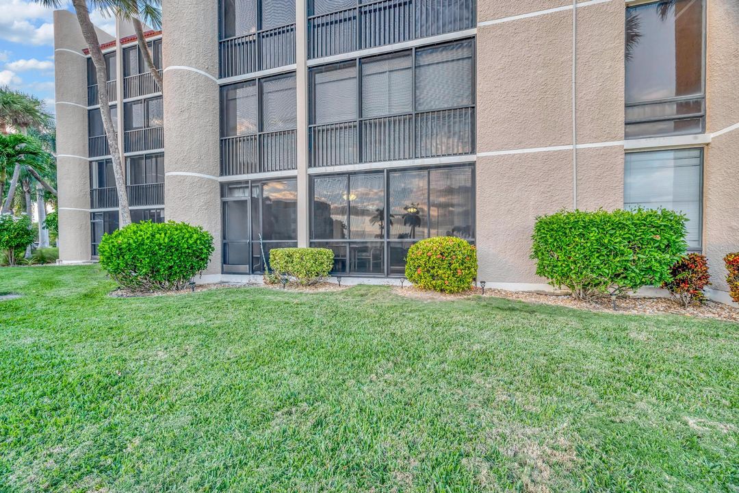 For Rent: $4,000 (2 beds, 2 baths, 1102 Square Feet)