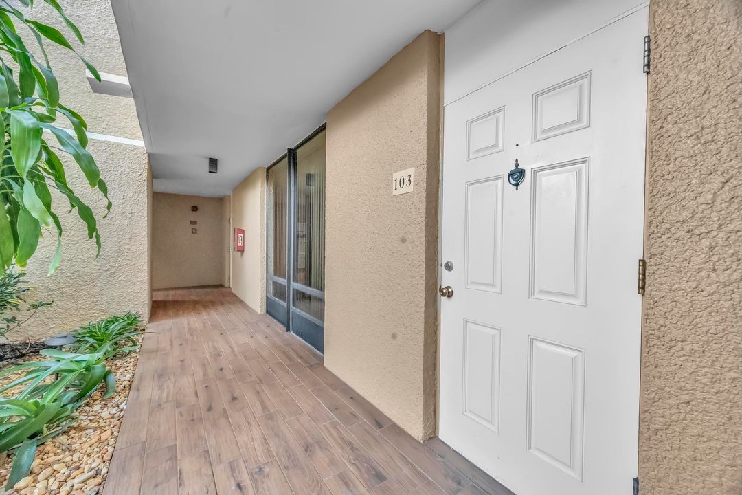 For Rent: $4,000 (2 beds, 2 baths, 1102 Square Feet)