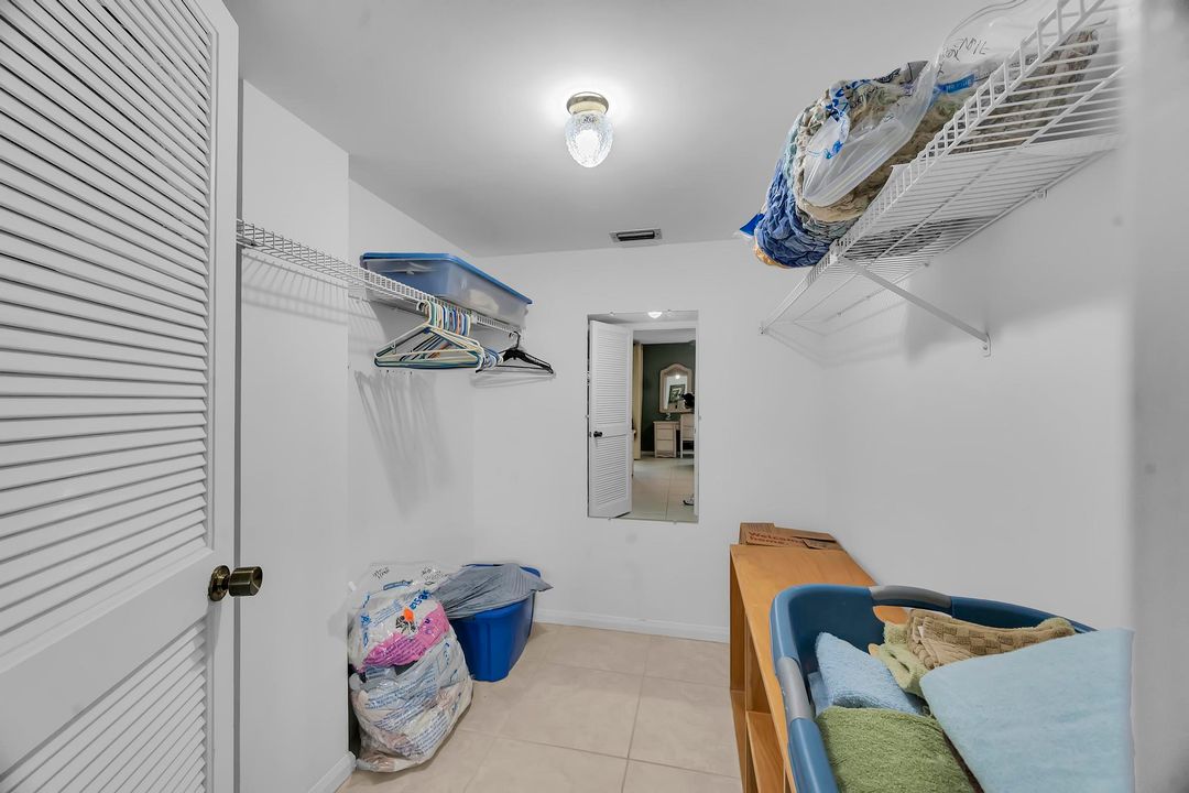 For Rent: $2,500 (2 beds, 2 baths, 1102 Square Feet)