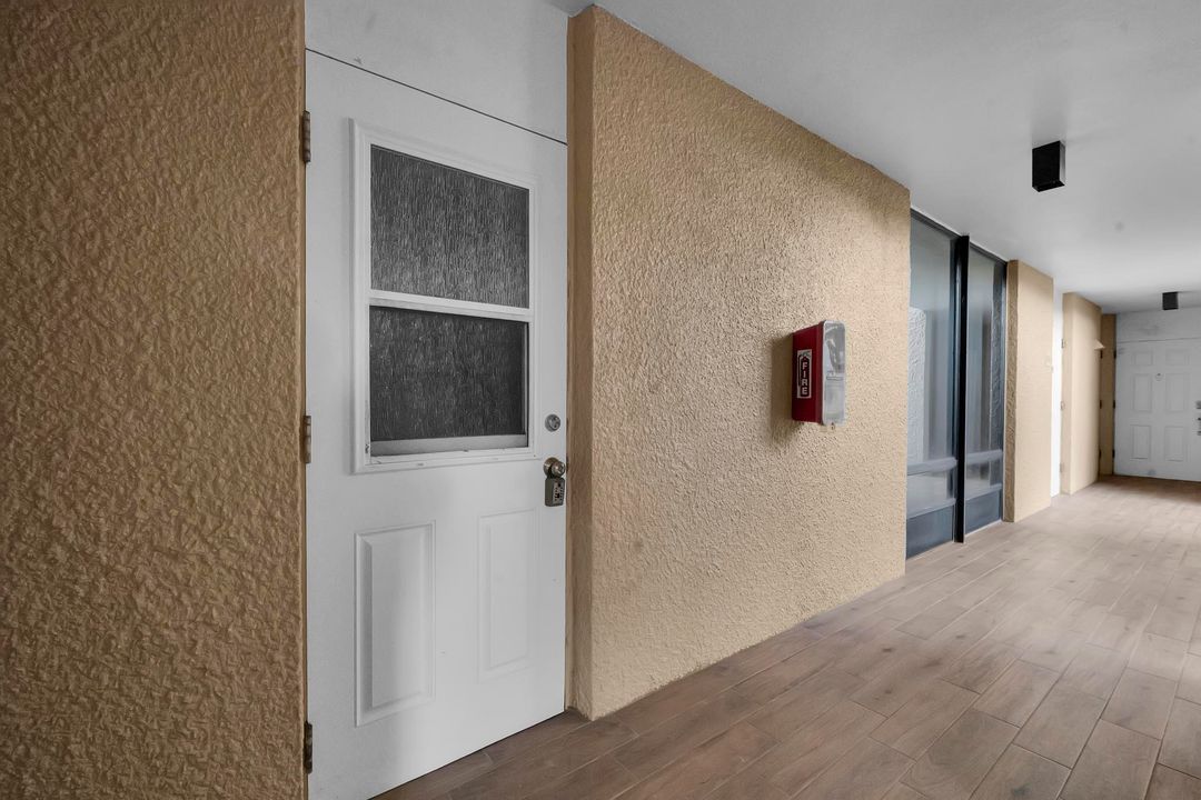 For Rent: $2,500 (2 beds, 2 baths, 1102 Square Feet)