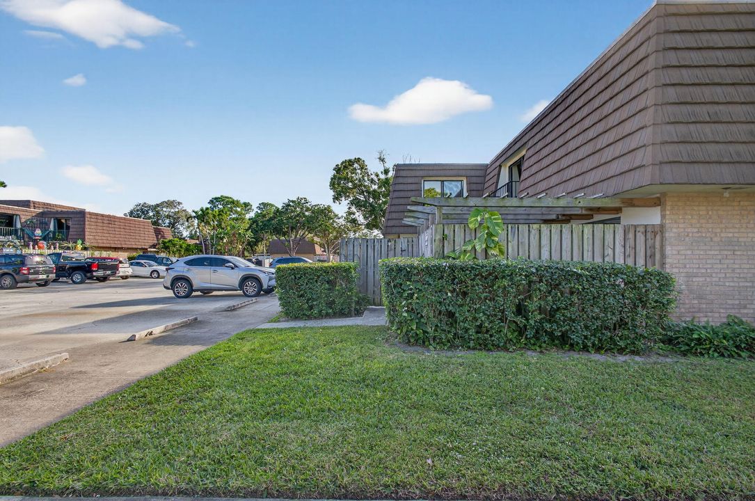 待售: $390,000 (3 贝兹, 2 浴室, 1596 平方英尺)