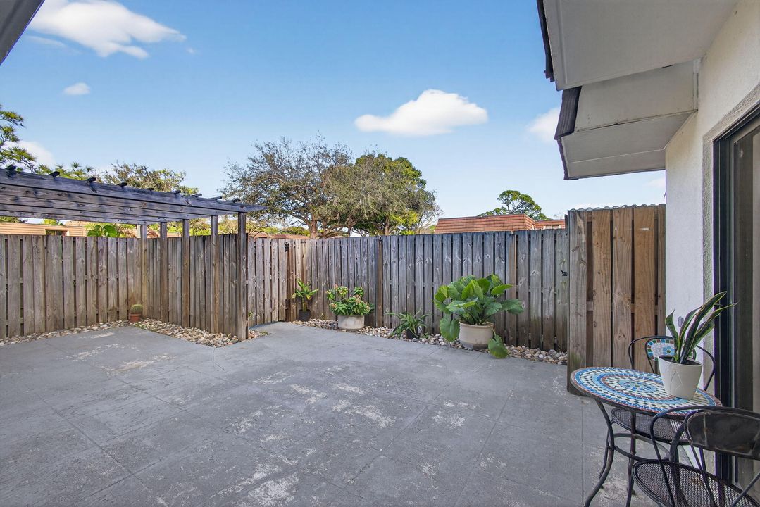 待售: $390,000 (3 贝兹, 2 浴室, 1596 平方英尺)