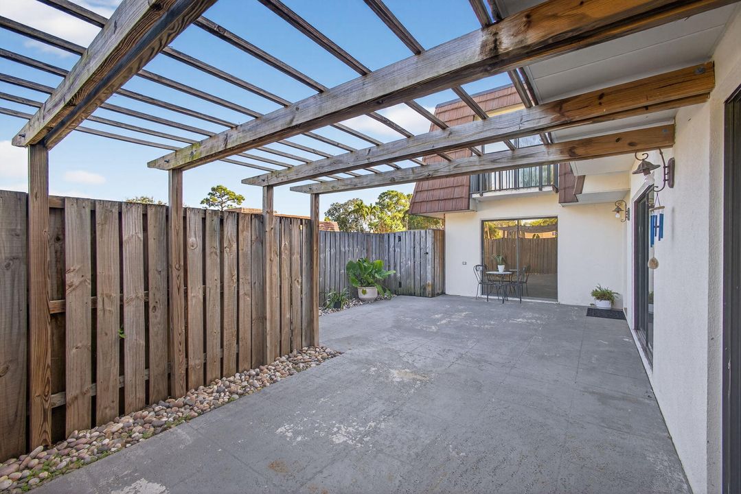 待售: $390,000 (3 贝兹, 2 浴室, 1596 平方英尺)