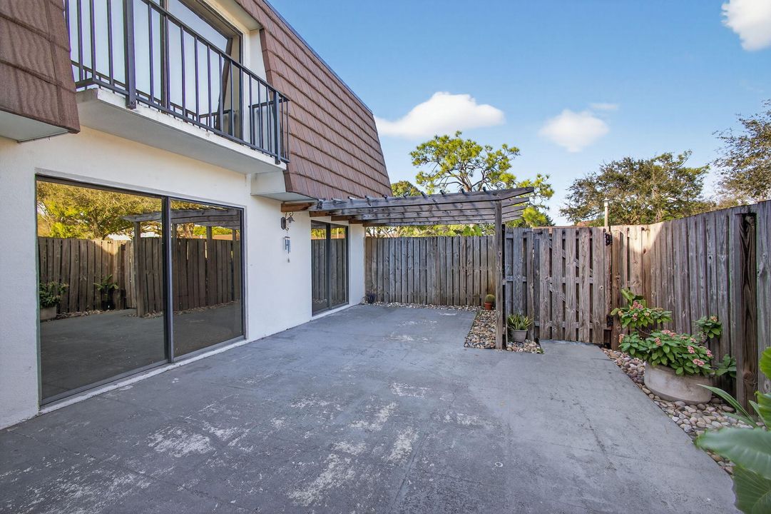 待售: $390,000 (3 贝兹, 2 浴室, 1596 平方英尺)