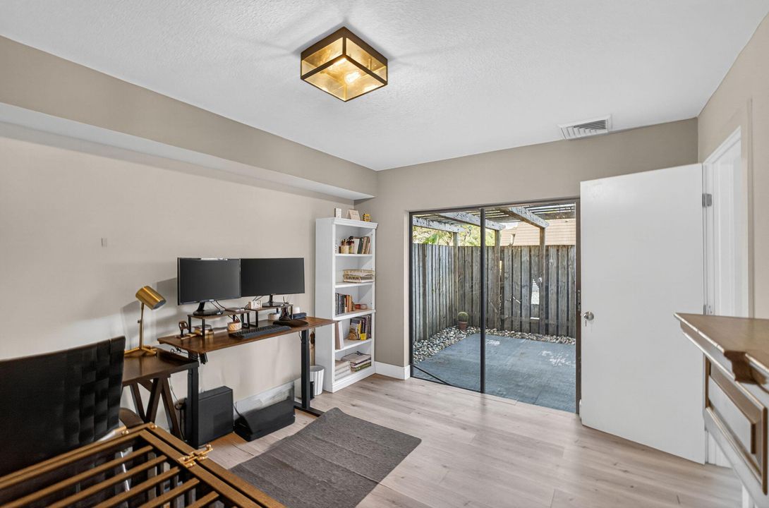 待售: $390,000 (3 贝兹, 2 浴室, 1596 平方英尺)