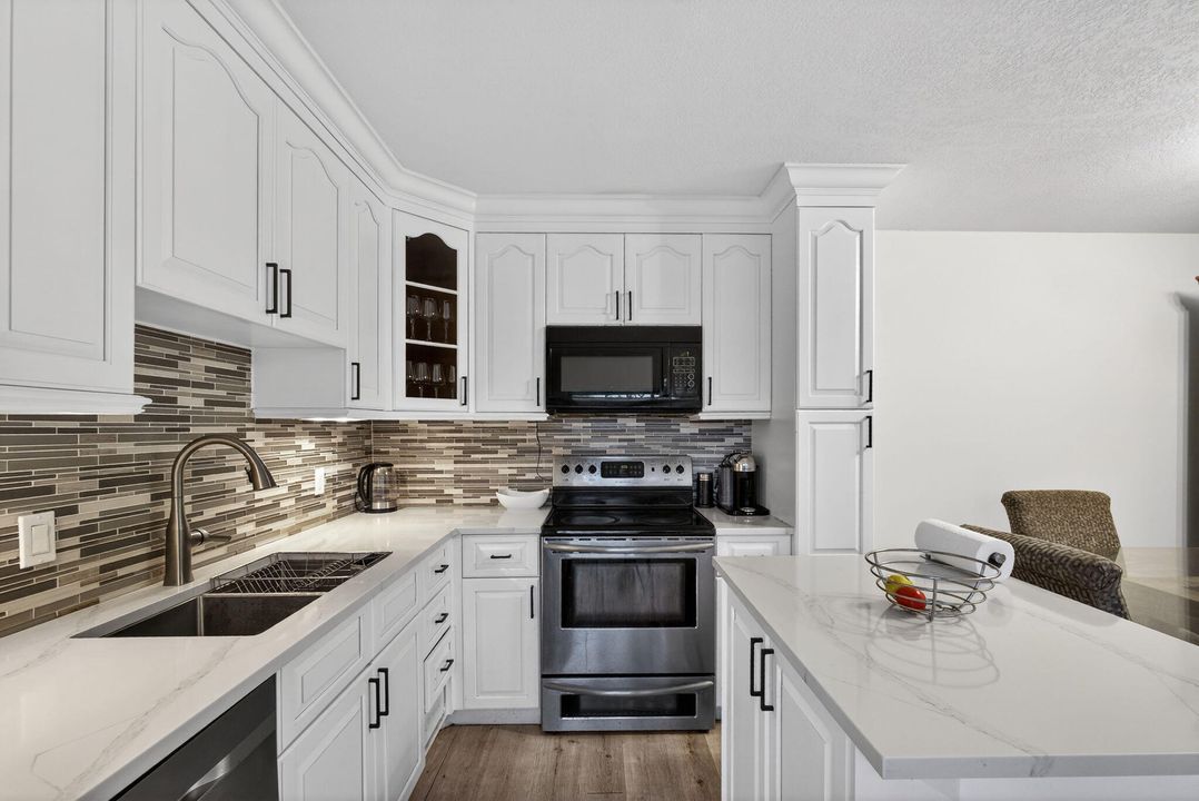 待售: $390,000 (3 贝兹, 2 浴室, 1596 平方英尺)